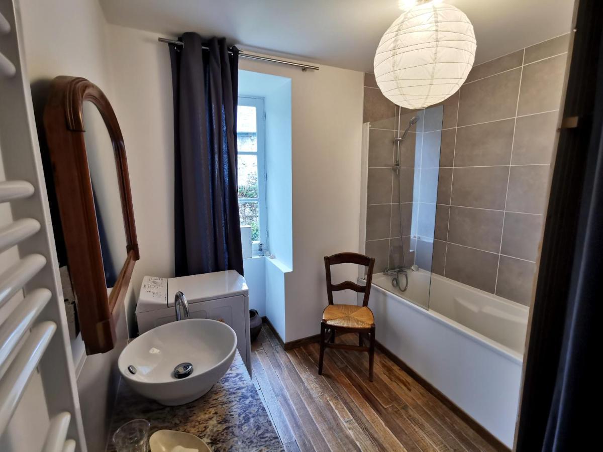 Le Monrepos Avec Jacuzzi Nordique Apartment Bielle ภายนอก รูปภาพ